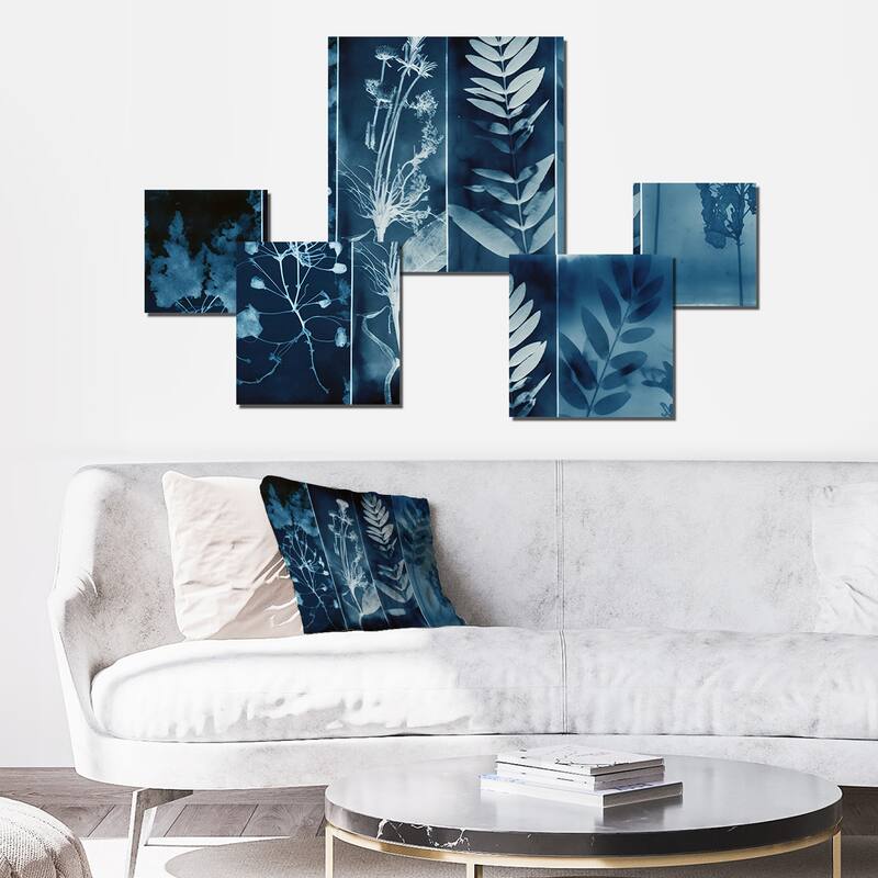 Designart "Retro Wildflowers In Shades Of Blue VI" Floral Living Room
